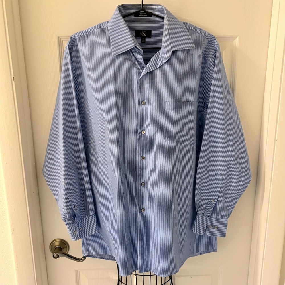 Calvin Klein Men's Large 32/33 Blue Pinstripe Dress Shirt 100% Cotton